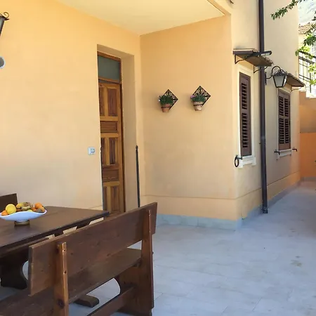 Casa Lore Castelbuono (Sicily)